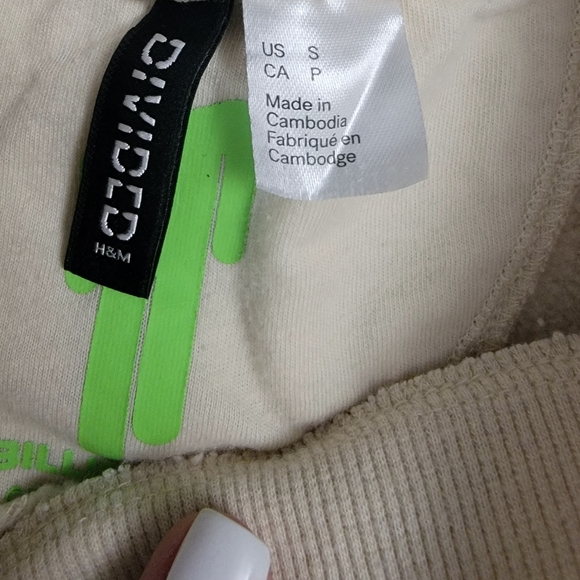 H&M BILLIE EILISH Printed Sweatshirt Dress - Picture 8 of 10